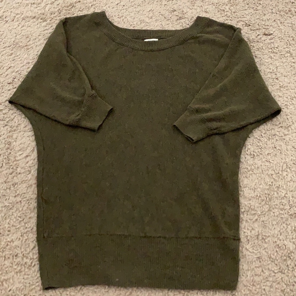 EUC lightweight Aerie sweater